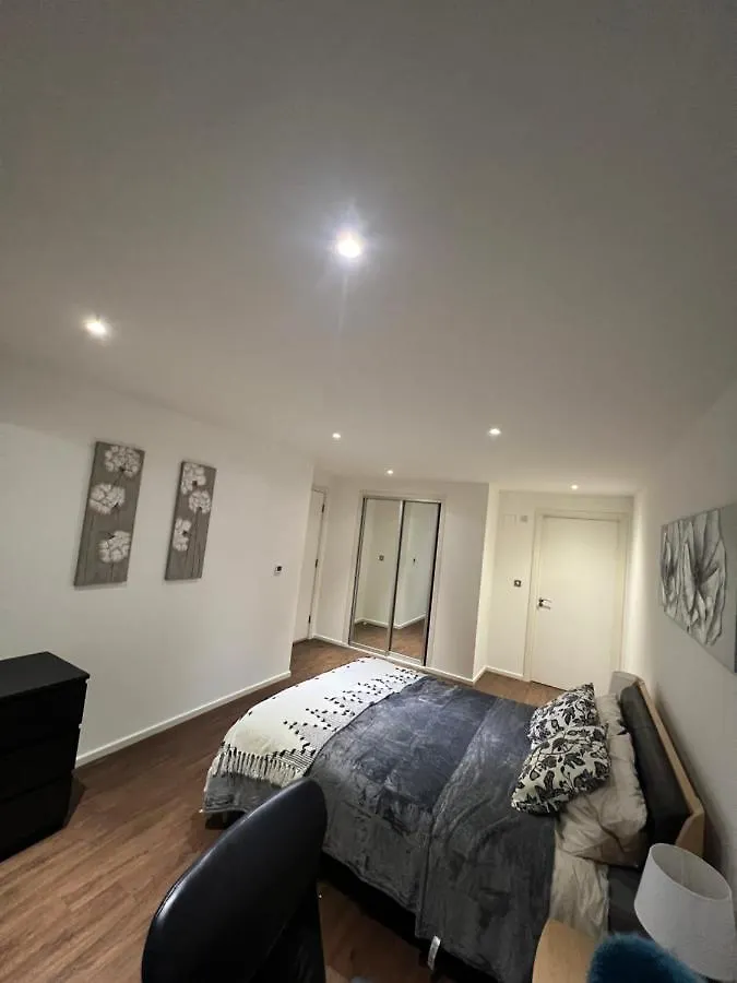 Royal Victoria Flat2 Apartment London