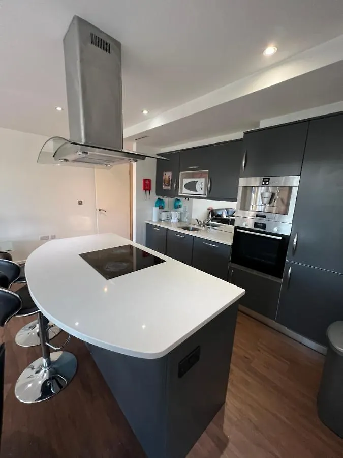 Royal Victoria Flat2 Apartment London