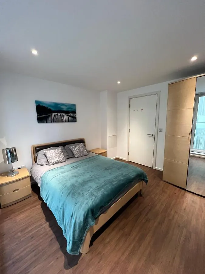 Royal Victoria Flat2 Apartment London